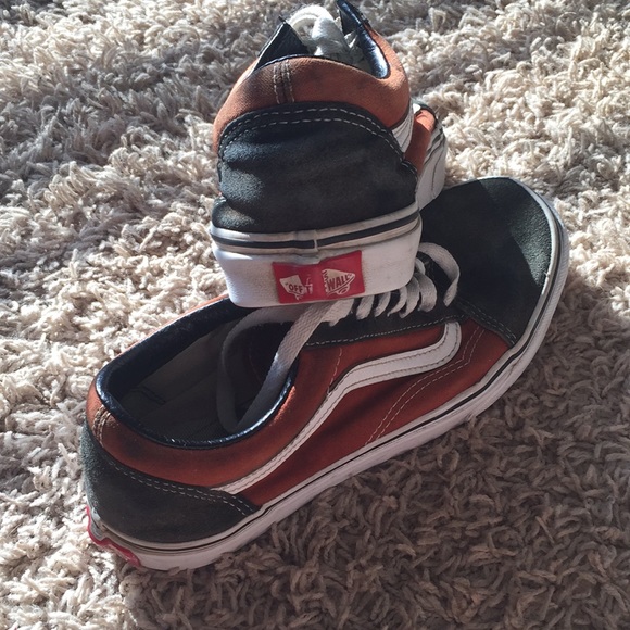 Old skool customized vans - Picture 3 of 3